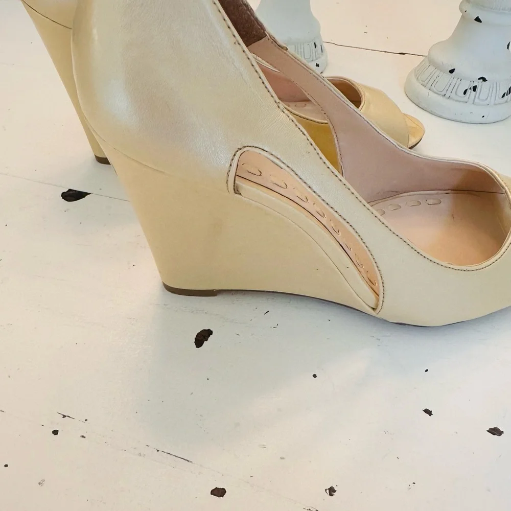Enzo Angiolini darling barely